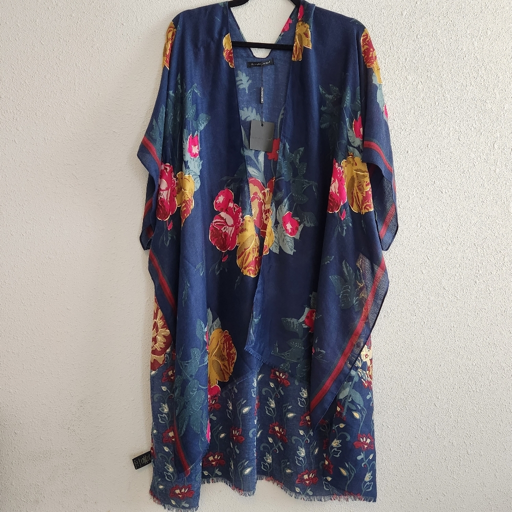 Do Everthing In Love Blue and Red Floral Kimono One Size